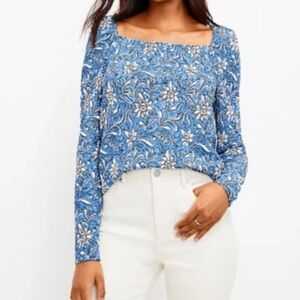 LOFT Blue Floral Women's Blouse‎